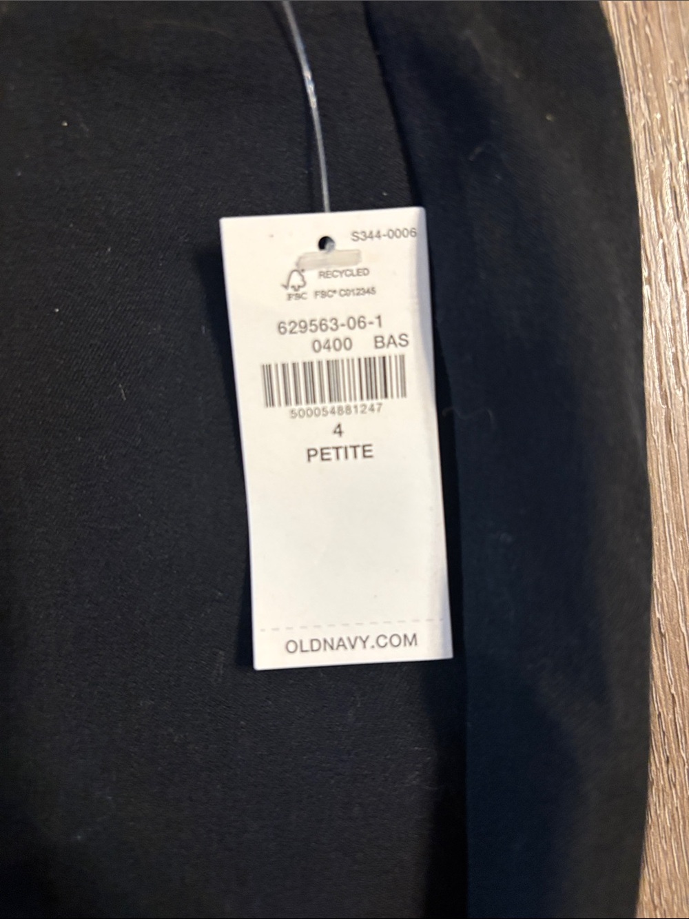 Old Navy Black High Rise Pixie Skinny Pants - Picture 3 of 4